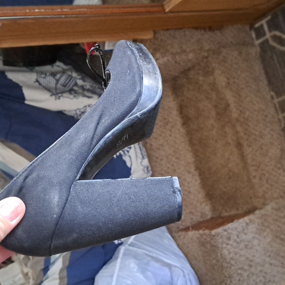 Heels - Picture 3 of 5
